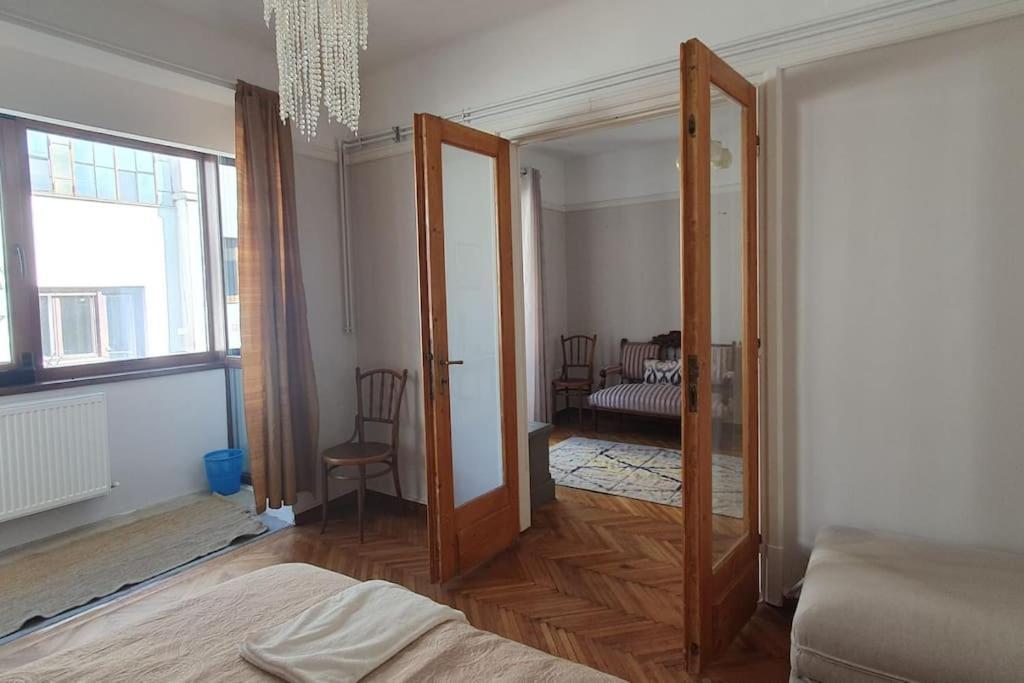 Elegant Apartment Near Rosetti Square Bucharest Luaran gambar
