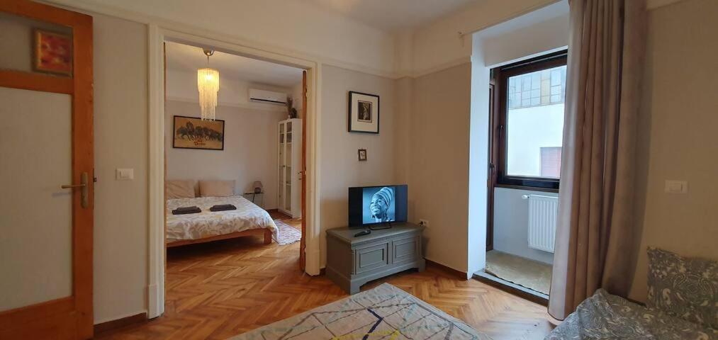 Elegant Apartment Near Rosetti Square Bucharest Luaran gambar